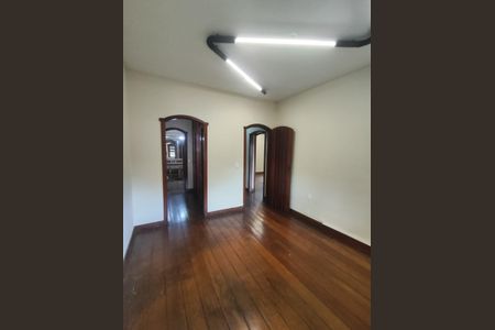 Casa para alugar com 460m², 6 quartos e 4 vagas