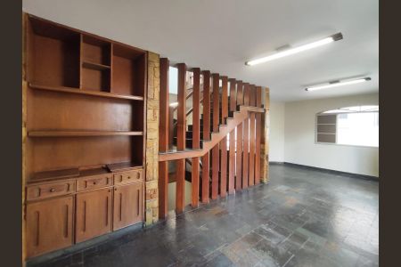 Casa para alugar com 460m², 6 quartos e 4 vagas