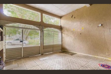 Casa à venda com 3 quartos, 200m² em Jardim Las Vegas, Santo André