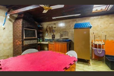 Casa à venda com 3 quartos, 200m² em Jardim Las Vegas, Santo André