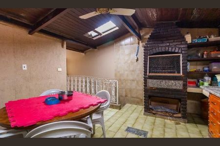 Casa à venda com 200m², 3 quartos e 2 vagas
