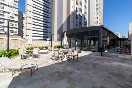 Studio para alugar com 46m², 1 quarto e 1 vaga Studio para alugar com 46m², 1 quarto e 1 vagaÁrea comum - bar da Piscina