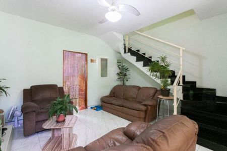 Casa à venda com 3 quartos, 84m² em Vila Carrão, São Paulo