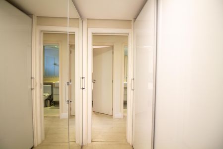 Apartamento para alugar com 130m², 3 quartos e 2 vagas Apartamento para alugar com 130m², 3 quartos e 2 vagasCloset da Suíte