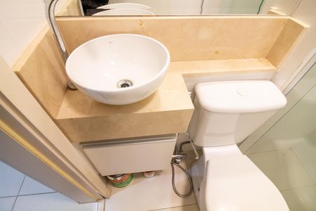Apartamento para alugar com 130m², 3 quartos e 2 vagas Apartamento para alugar com 130m², 3 quartos e 2 vagasBanheiro de Serviço