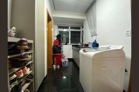 Apartamento à venda com 129m², 3 quartos e 3 vagas Apartamento à venda com 129m², 3 quartos e 3 vagasÁrea de serviço