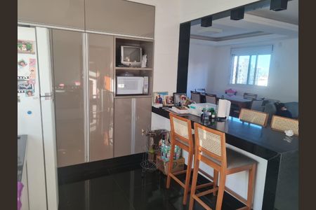 Apartamento à venda com 129m², 3 quartos e 3 vagas Apartamento à venda com 129m², 3 quartos e 3 vagasCozinha
