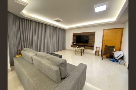 Apartamento à venda com 129m², 3 quartos e 3 vagas Apartamento à venda com 129m², 3 quartos e 3 vagasSala