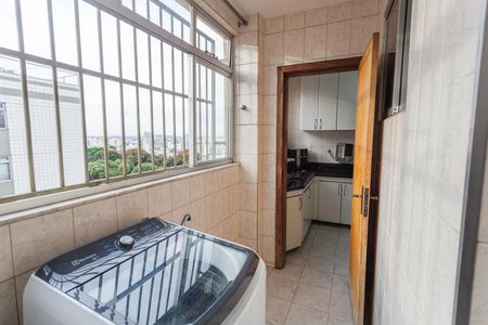Apartamento à venda com 174m², 3 quartos e 2 vagas Apartamento à venda com 174m², 3 quartos e 2 vagasÁrea de Serviço