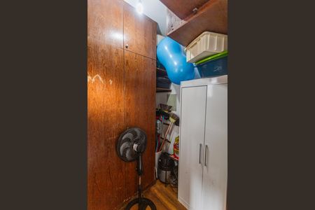 Apartamento à venda com 174m², 3 quartos e 2 vagas Apartamento à venda com 174m², 3 quartos e 2 vagasQuarto de Serviço