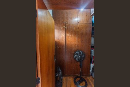 Apartamento à venda com 174m², 3 quartos e 2 vagas Apartamento à venda com 174m², 3 quartos e 2 vagasQuarto de Serviço
