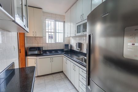 Apartamento à venda com 174m², 3 quartos e 2 vagas Apartamento à venda com 174m², 3 quartos e 2 vagasCozinha