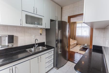 Apartamento à venda com 174m², 3 quartos e 2 vagas Apartamento à venda com 174m², 3 quartos e 2 vagasCozinha