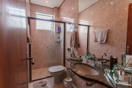 Apartamento à venda com 174m², 3 quartos e 2 vagas Apartamento à venda com 174m², 3 quartos e 2 vagasBanheiro Social 1