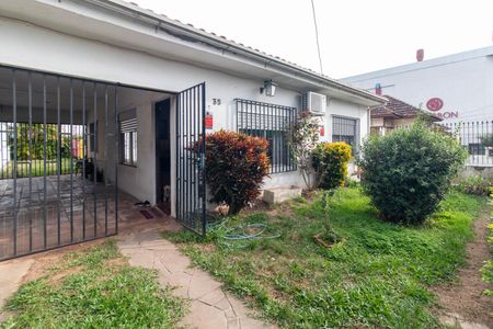 Casa à venda com 99m², 2 quartos e 2 vagasFachada