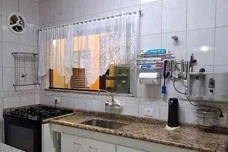 Casa à venda com 4 quartos, 200m² em Nova Gerti, São Caetano do Sul