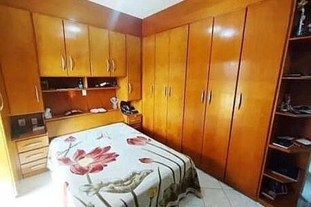 Casa à venda com 4 quartos, 200m² em Nova Gerti, São Caetano do Sul