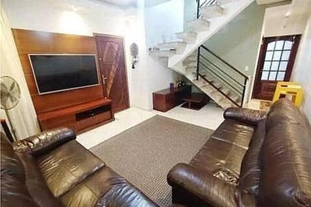 Casa à venda com 4 quartos, 200m² em Nova Gerti, São Caetano do Sul