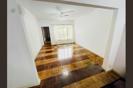 Casa à venda com 3 quartos, 250m² em Itaim Bibi, São Paulo