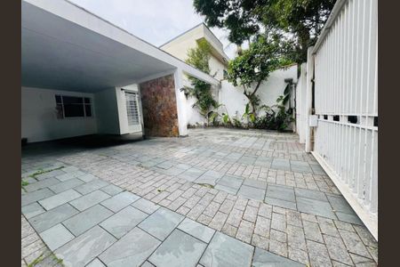 Casa à venda com 250m², 3 quartos e 6 vagas