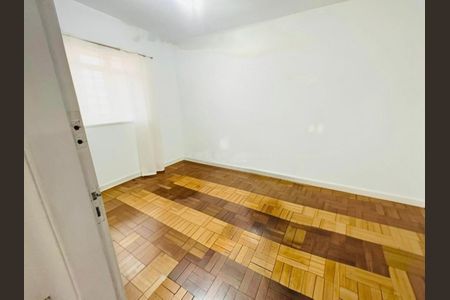 Casa à venda com 250m², 3 quartos e 6 vagas