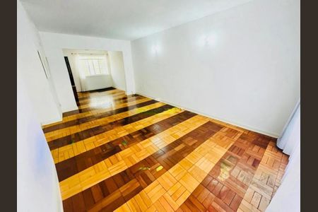 Casa à venda com 250m², 3 quartos e 6 vagas