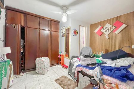 Casa à venda com 180m², 4 quartos e 2 vagas Casa à venda com 180m², 4 quartos e 2 vagasQuarto (Casa 2)