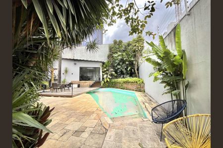Casa à venda com 380m², 10 quartos e 4 vagas