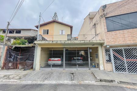 Casa para alugar com 180m², 3 quartos e 2 vagasFachada
