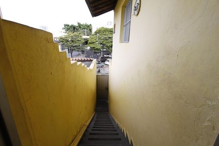 Escada de casa à venda com 2 quartos, 60m² em Caiçaras, Belo Horizonte