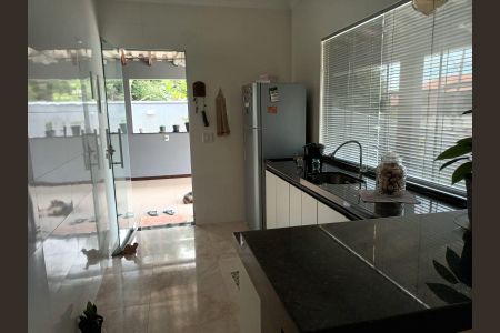 Casa para alugar com 350m², 3 quartos e 2 vagas