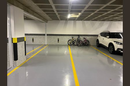 Apartamento à venda com 222m², 4 quartos e 5 vagas Apartamento à venda com 222m², 4 quartos e 5 vagasGaragem