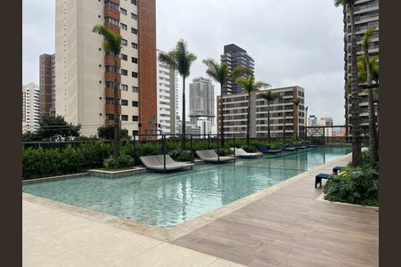 Apartamento à venda com 222m², 4 quartos e 5 vagas Apartamento à venda com 222m², 4 quartos e 5 vagasÁrea comum - Piscina