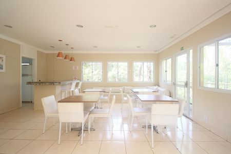 Apartamento para alugar com 44m², 2 quartos e 1 vagaÁrea comum - Salão de festas
