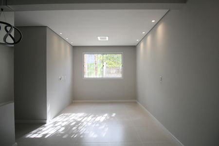 Sala de apartamento para alugar com 2 quartos, 44m² em Jardim Leonidas Moreira, São Paulo