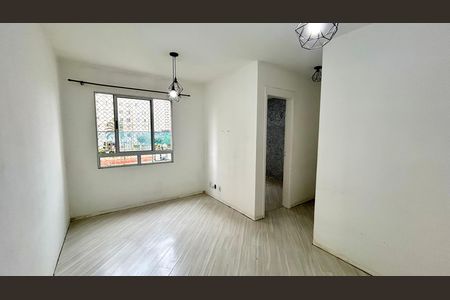 Apartamento para alugar com 44m², 2 quartos e sem vaga Apartamento para alugar com 44m², 2 quartos e sem vagaSala
