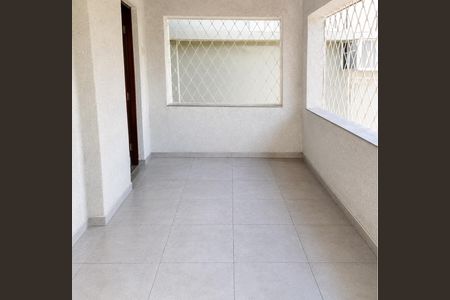 Casa para alugar com 220m², 4 quartos e 2 vagas