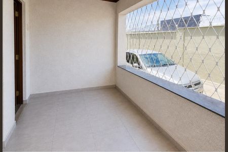Casa para alugar com 220m², 4 quartos e 2 vagas