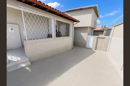 Casa para alugar com 220m², 4 quartos e 2 vagas