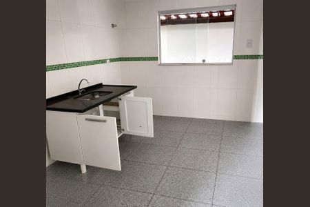 Casa para alugar com 220m², 4 quartos e 2 vagas Casa para alugar com 220m², 4 quartos e 2 vagasCozinha