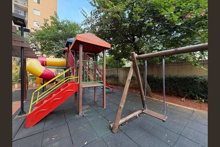 Apartamento à venda com 49m², 2 quartos e 1 vaga Apartamento à venda com 49m², 2 quartos e 1 vagaÁrea comum - Playground