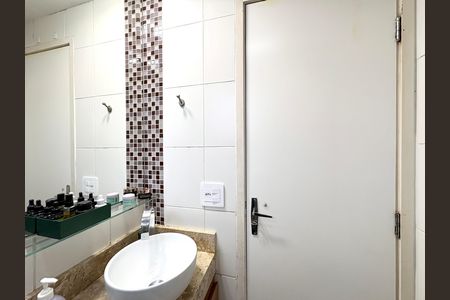 Apartamento à venda com 49m², 2 quartos e 1 vaga Apartamento à venda com 49m², 2 quartos e 1 vagaBanheiro