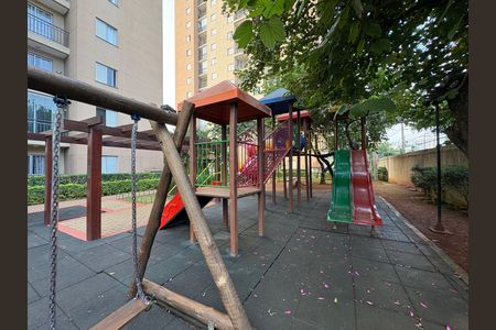 Apartamento à venda com 49m², 2 quartos e 1 vaga Apartamento à venda com 49m², 2 quartos e 1 vagaÁrea comum - Playground