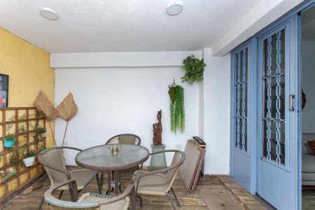 Hall de casa à venda com 4 quartos, 180m² em Vila Ipojuca, São Paulo
