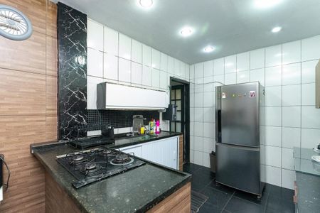 Cozinha de casa à venda com 4 quartos, 180m² em Vila Ipojuca, São Paulo