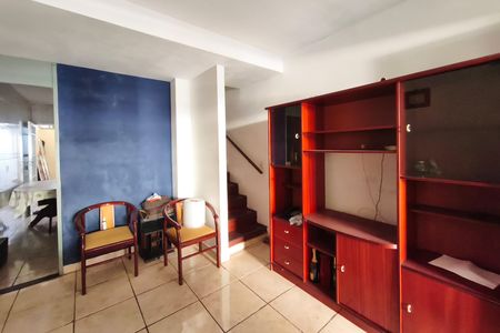Sala de casa de condomínio à venda com 2 quartos, 63m² em Vila Maria Eugênia, Campinas