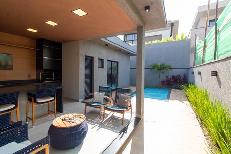 Casa de condomínio à venda com 214m², 3 quartos e 4 vagas Casa de condomínio à venda com 214m², 3 quartos e 4 vagasÁREA EXTERNA FUNDOS