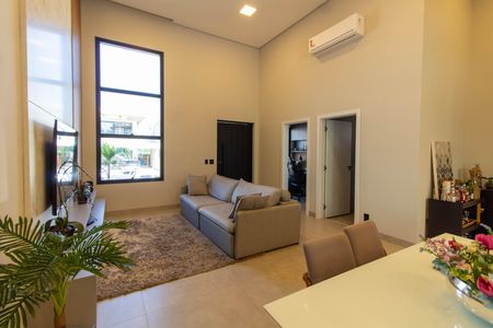 SALA de casa de condomínio à venda com 3 quartos, 214m² em Fazenda Santa Cândida, Campinas