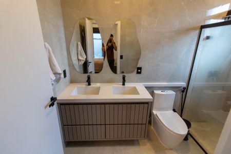 Casa de condomínio à venda com 214m², 3 quartos e 4 vagas Casa de condomínio à venda com 214m², 3 quartos e 4 vagasBANHEIRO DA SUITE 3