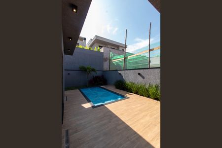 Casa de condomínio à venda com 214m², 3 quartos e 4 vagas Casa de condomínio à venda com 214m², 3 quartos e 4 vagasÁREA EXTERNA FUNDOS PISCINA